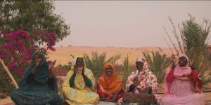 mauretanien-frauen-wueste-screenshot-2016-11-07